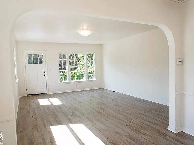 3244 Barham Blvd — Photo 16