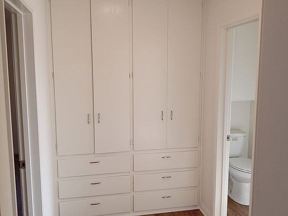 3rd image of 82 College Dr