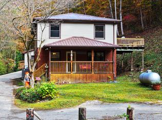 141 Saul Johnson Br, Pikeville, KY 41501