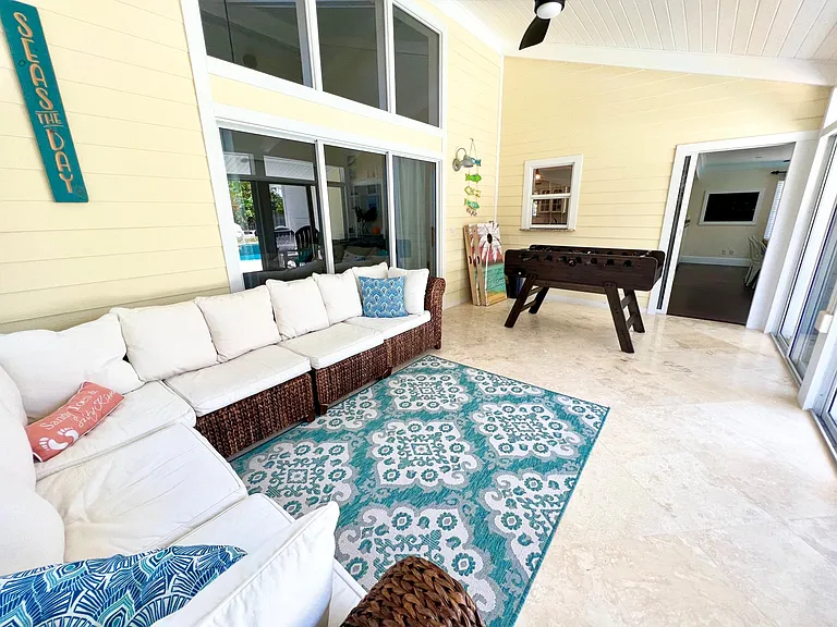 1435 Corona Ln — Photo 13