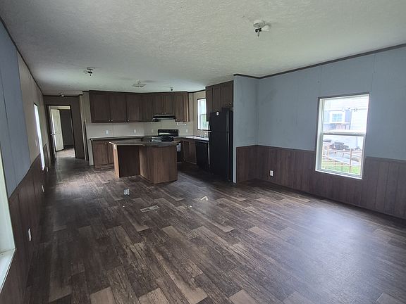 2nd image of 11372 Peck Rd Space 1