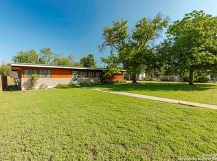 316 Travis St, Kerrville, TX 78028