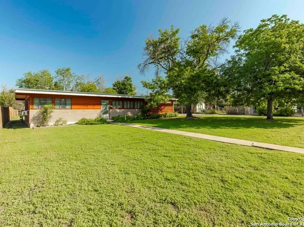 316 Travis St., Kerrville, TX 78028