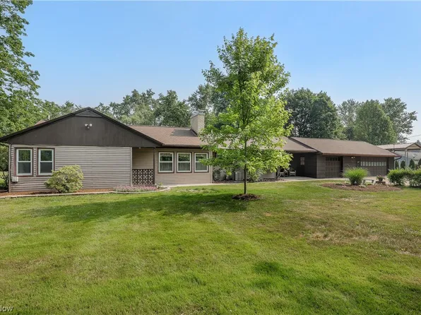 3110 Meadowwood St NW, Massillon, OH 44646