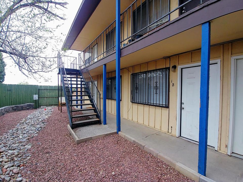 1st image of 512 Ash St SE APT 1C