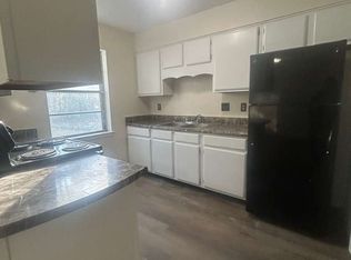 1817 Victoria Dr, Gautier, MS 39553