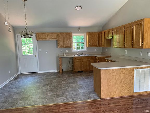 3rd image of 1420 Edley Pl