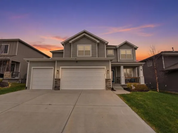 12573 S Sunray Dr, Olathe, KS 66061
