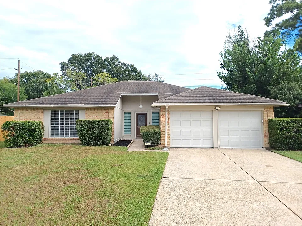 19827 Lions Gate Ct