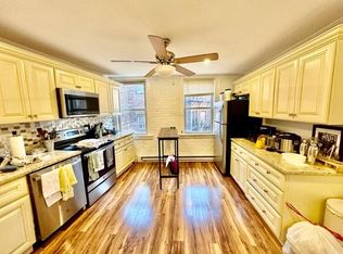 408 Hanover St #4, Boston, MA 02113