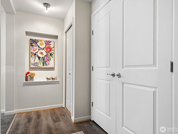 3rd image of 124 Bellevue Avenue E #306