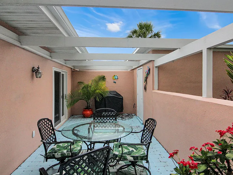 340 Cerromar Way N #3 — Photo 2