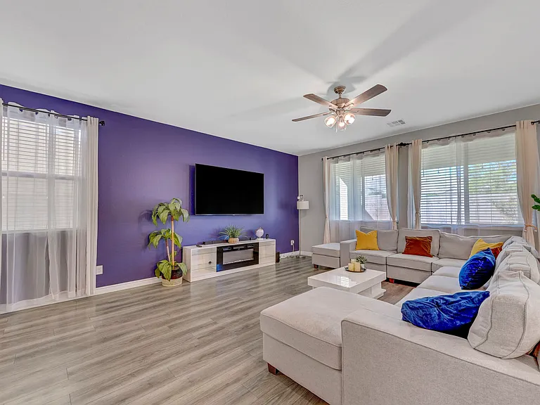 12321 Silvana St — Photo 10