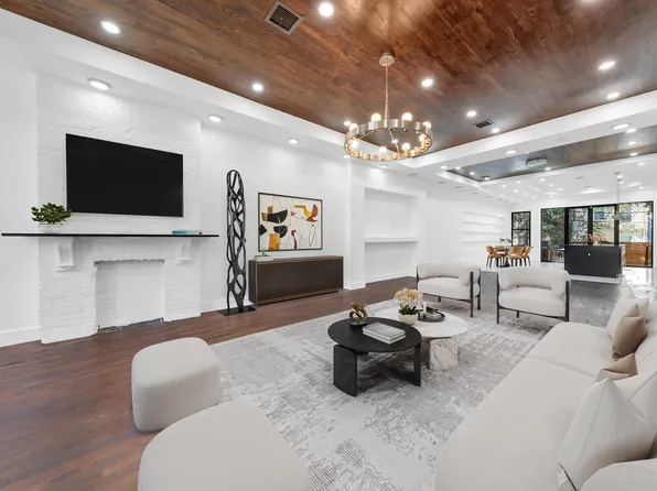 1085 Hancock Street image 3 of 37