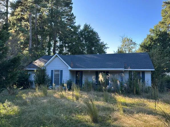 505 Rodriguez Ct, Fayetteville, NC 28303
