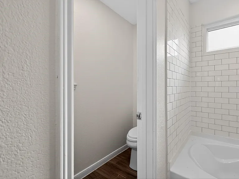 417 W Hillary Cir — Photo 40