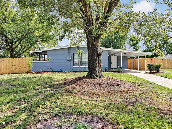5th image of 10707 INDIES Drive N