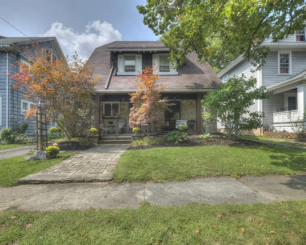 267 Bradford St photo 1