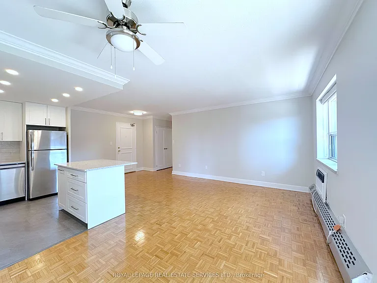 135 Allan St #504 — Photo 7