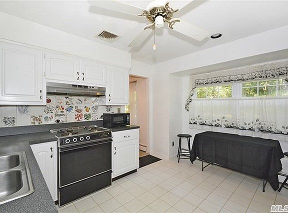 2nd image of 11 Christian Ave