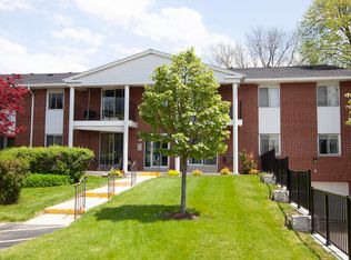 6167 W Howard Ave UNIT 10, Greenfield, WI 53220