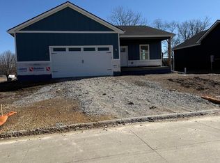 1543 Westport Dr, Davenport, IA 52804