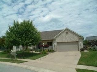 8322 Silver Ct, Lambertville, MI 48144
