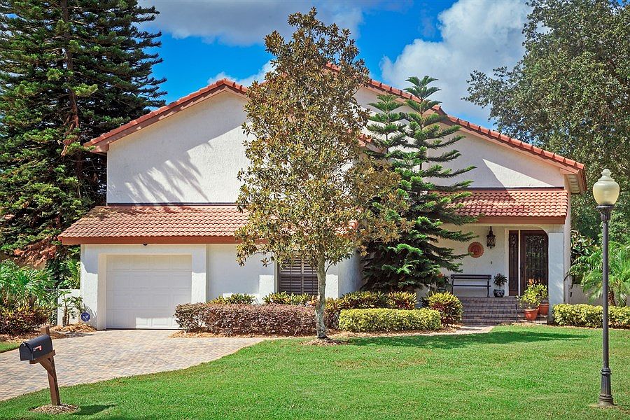 1st image of 6446 Edgeworth Dr