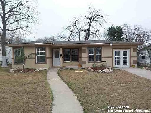 1st image of 530 GENERAL KRUEGER DR