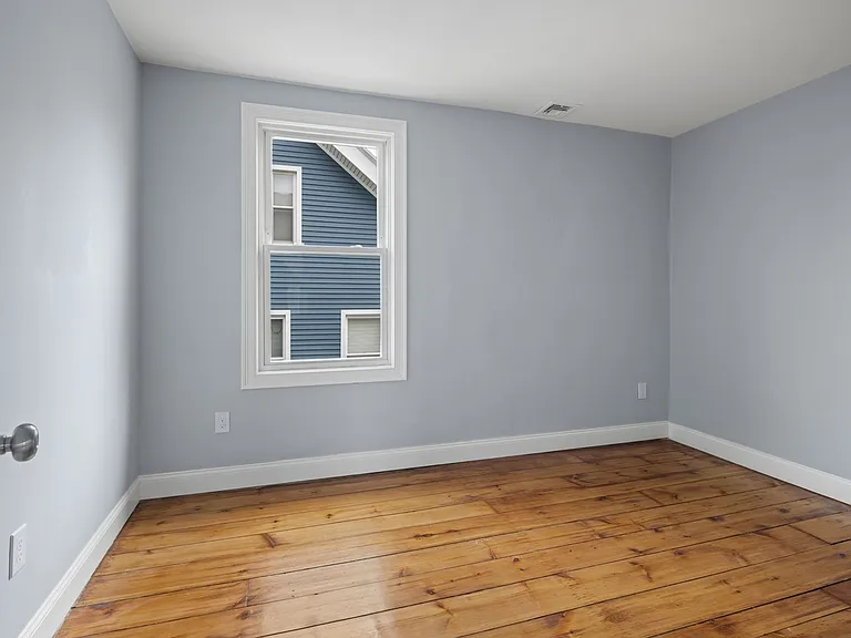 90 Nicoll St. — Photo 19