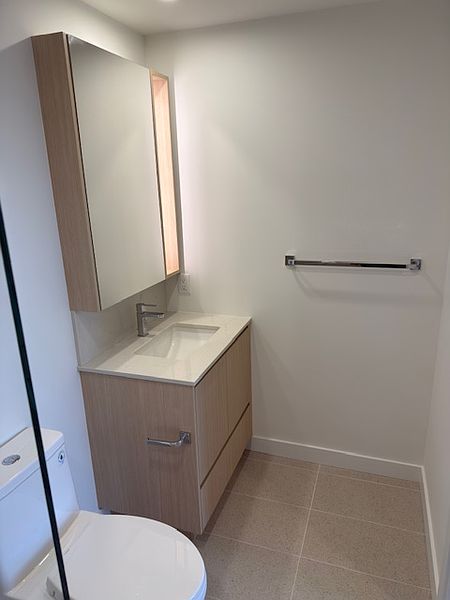 Surrey Apartment for rent - 2 Bedrooms — photo 16