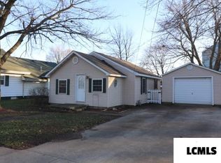 273 E Main St, Warrensburg, IL 62573