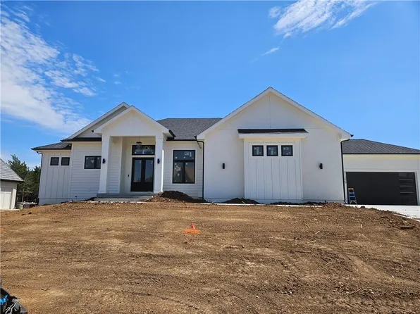 21395 W 93rd Ct, Lenexa, KS 66220