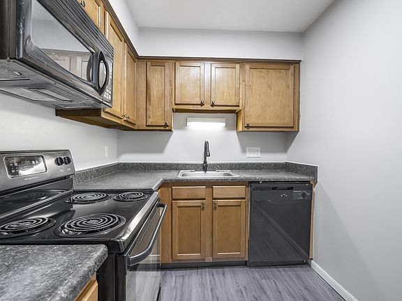 3rd image of 5125 Cedar Dr #5143C