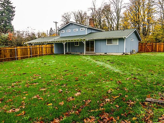 Massive Backyard, fully fenced in