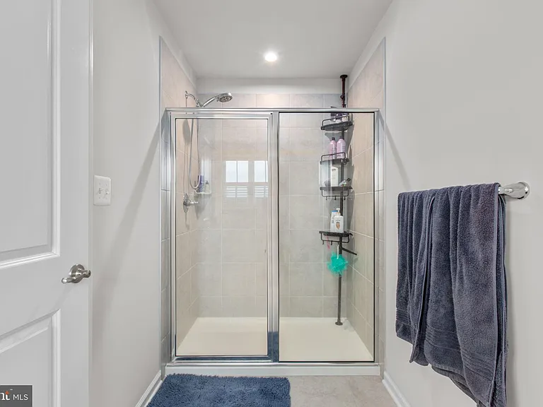 6427 Hawkeye Dr — Photo 36