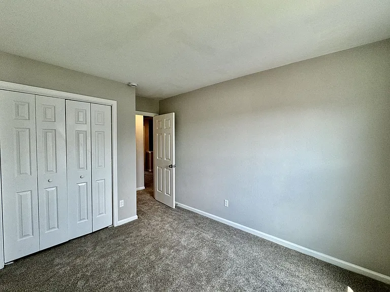 1654 Mantane Arch — Photo 40