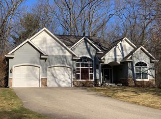 6285 Chippewa Ave, Saugatuck, MI 49453