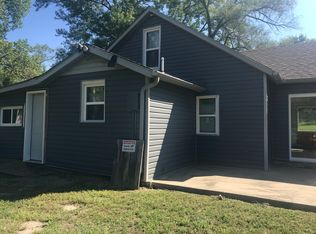9414 Main St, Ozawkie, KS 66070