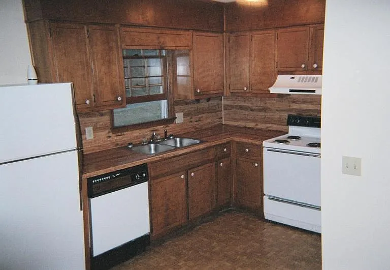 Dogwood Dr — Photo 4