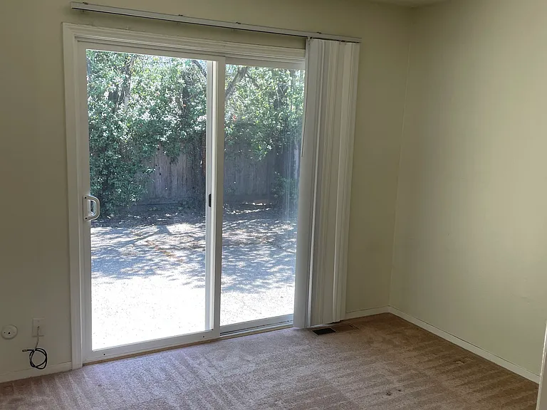 936 Kennedy Dr #B — Photo 6