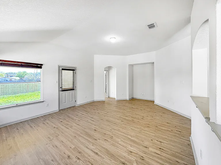 9566 Everton — Photo 22
