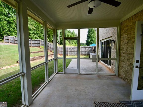 5th image of 3065 Meadow Springs Dr
