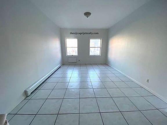 4th image of 89 Kingsland Ave #101
