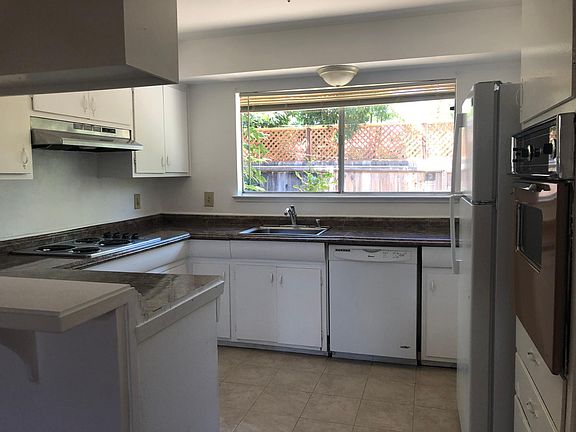 5th image of 1351 Kingfisher Way