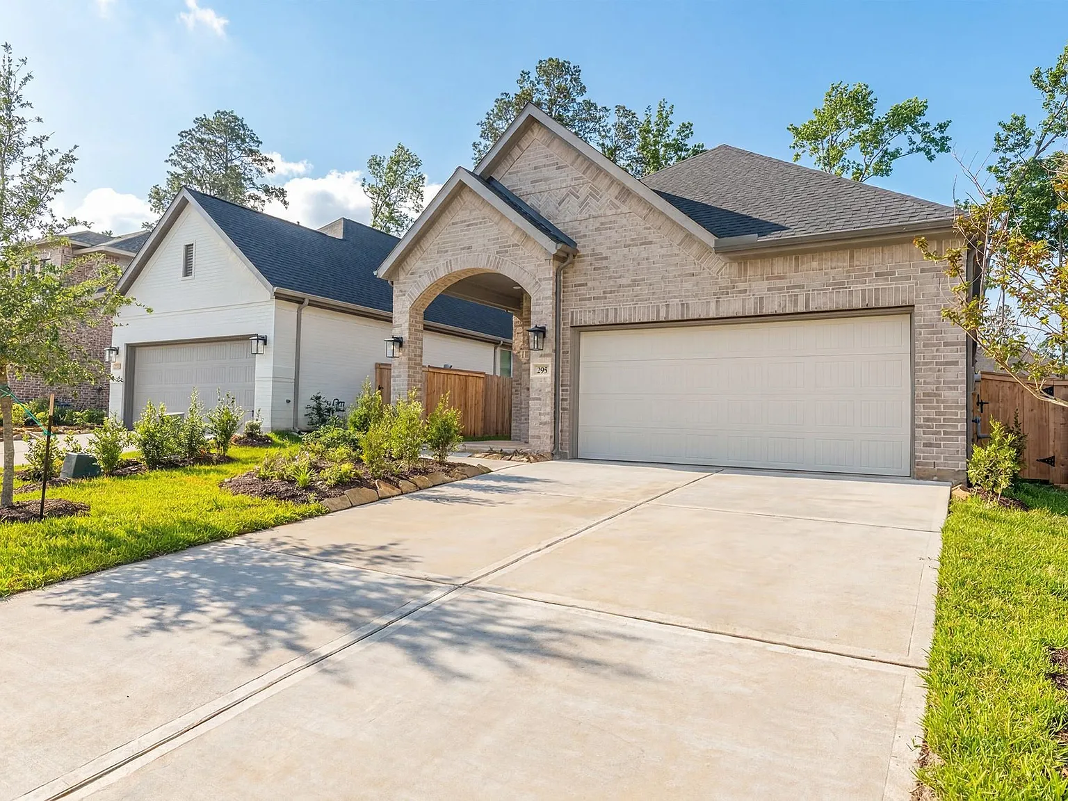 3 bed, 2.0 bath, 1702 sqft, $2,450 — Photo 4