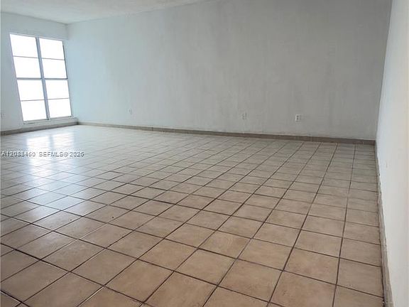 5th image of 1340 Lincoln Rd APT 604