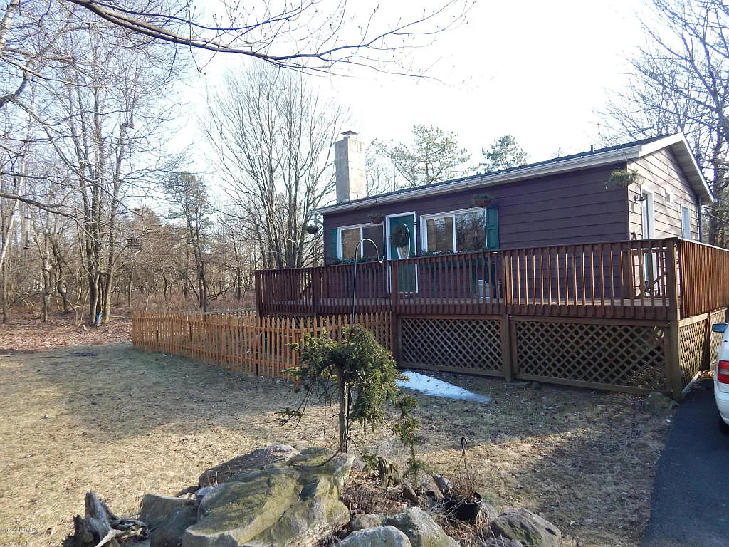 160 Laurel Ln photo 1