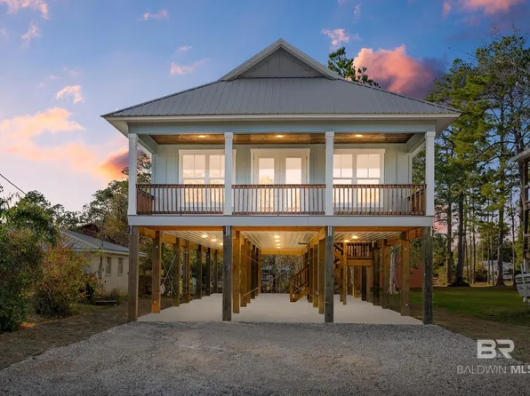 9083 Bay Pines Rd, Elberta, AL 36530