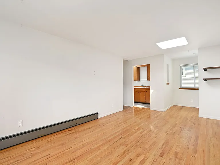 The Diane Apartments — Photo 4